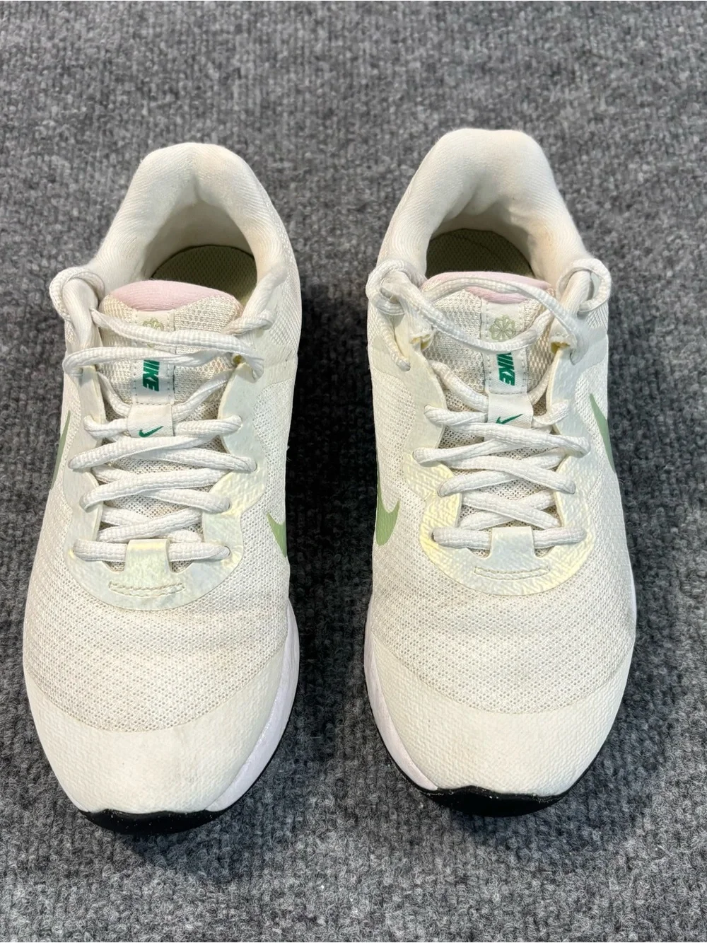 Nike revolution nn